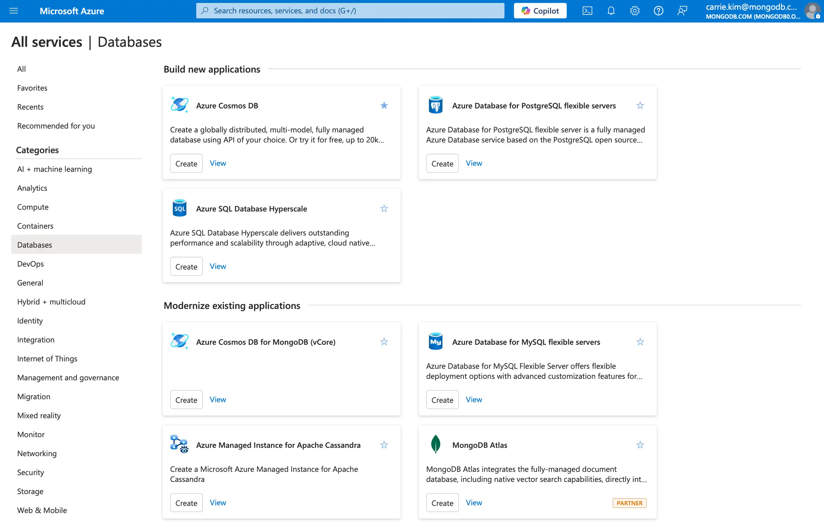 Página de bases de datos de Azure para navegar por MongoDB Atlas